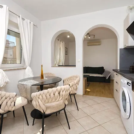 Ani Apartment